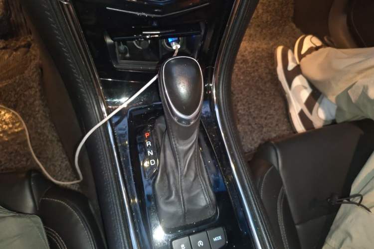 Used Cadillac ATS-L 2016 28T Fashion Edition Gear Lever