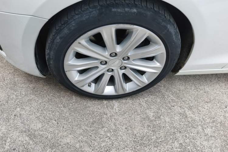 Used Cadillac ATS-L 2016 28T Tech Edition Left Front Wheel Hub