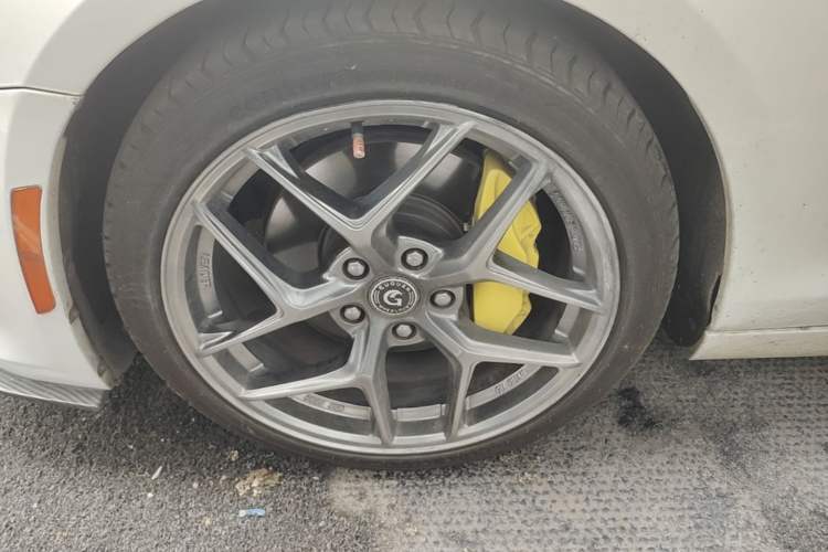 Used Cadillac ATS-L 2016 28T Tech Edition Left Front Wheel Hub