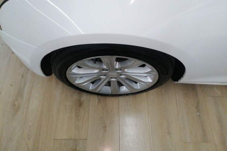 Used Cadillac ATS-L 2016 28T Tech Edition Left Front Wheel Hub