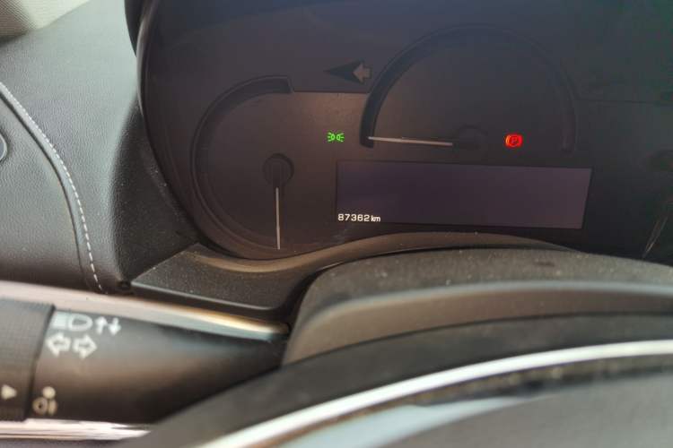 Used Cadillac ATS-L 2016 28T Fashion Edition Odometer Close Up