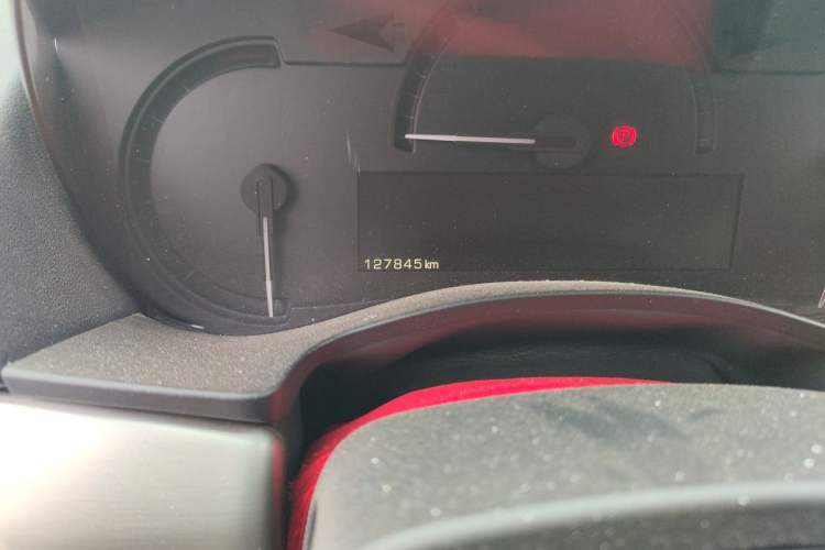 Used Cadillac ATS-L 2016 28T Fashion Edition Odometer Close Up