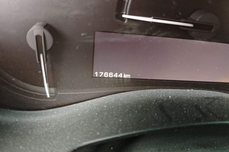Used Cadillac ATS-L 2016 28T Fashion Edition Odometer Close Up