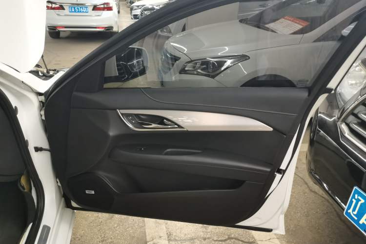 Used Cadillac ATS-L 2016 28T Fashion Edition Right Front Door Interior