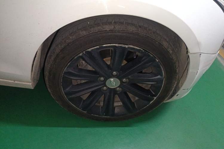 Used Cadillac ATS-L 2016 28T Tech Edition Right Front Wheel Hub