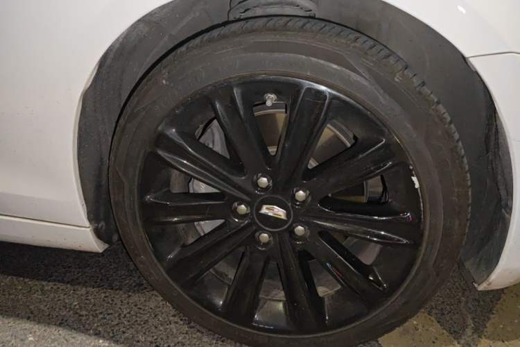 Used Cadillac ATS-L 2016 28T Fashion Edition Right Front Wheel Hub