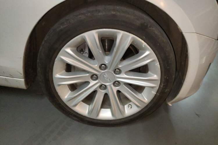 Used Cadillac ATS-L 2016 28T Fashion Edition Right Front Wheel Hub