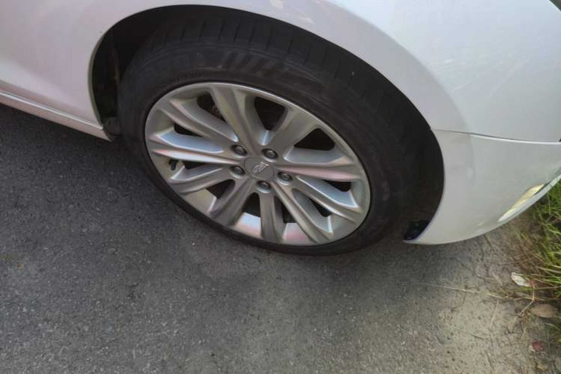 Used Cadillac ATS-L 2016 28T Tech Edition Right Front Wheel Hub