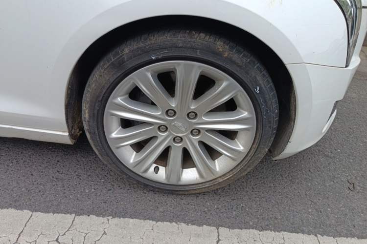 Used Cadillac ATS-L 2016 28T Tech Edition Right Front Wheel Hub
