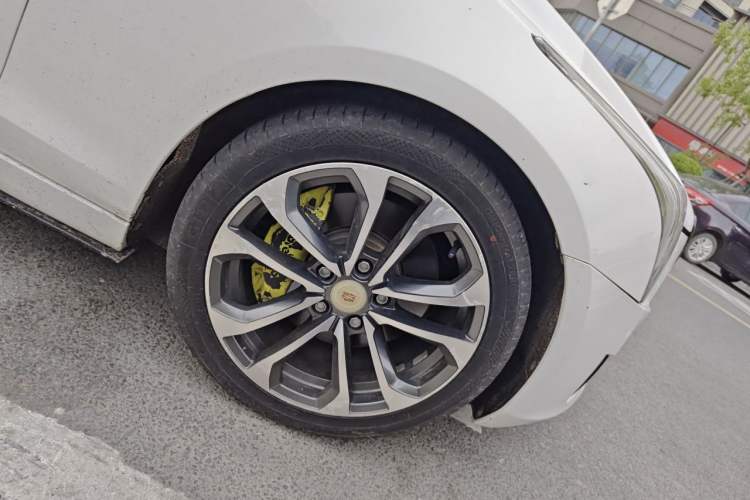 Used Cadillac ATS-L 2016 28T Tech Edition Right Front Wheel Hub