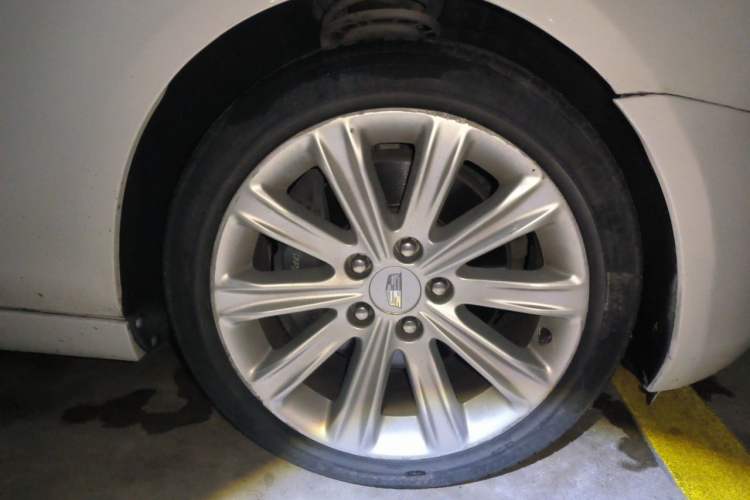 Used Cadillac ATS-L 2016 28T Tech Edition Right Front Wheel Hub
