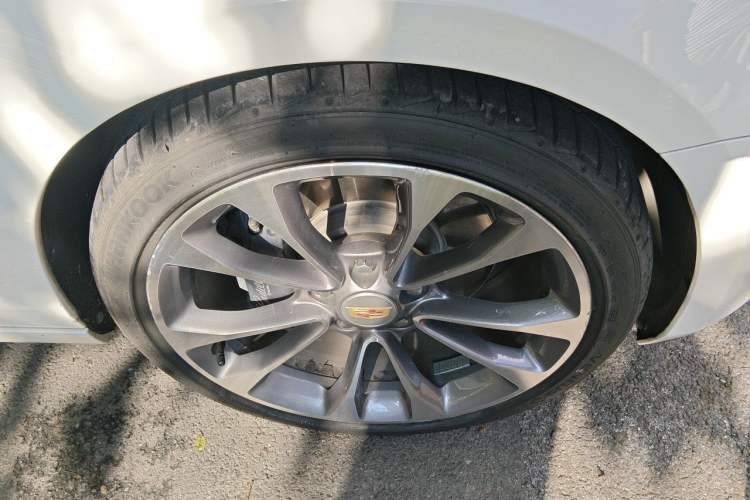 Used Cadillac ATS-L 2016 28T Fashion Edition Right Front Wheel Hub