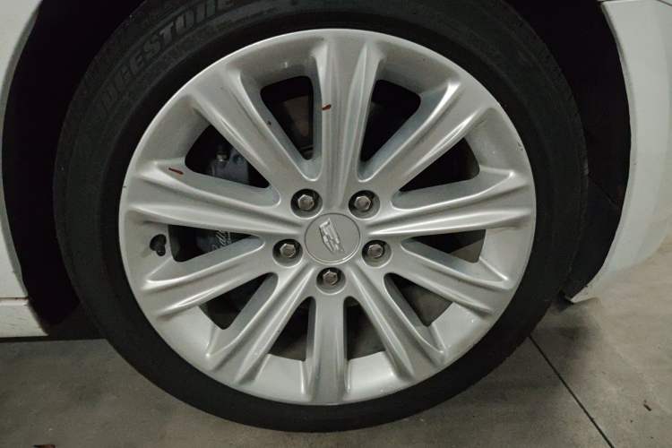 Used Cadillac ATS-L 2016 28T Fashion Edition Right Front Wheel Hub
