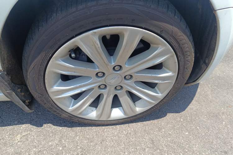 Used Cadillac ATS-L 2016 28T Tech Edition Right Front Wheel Hub