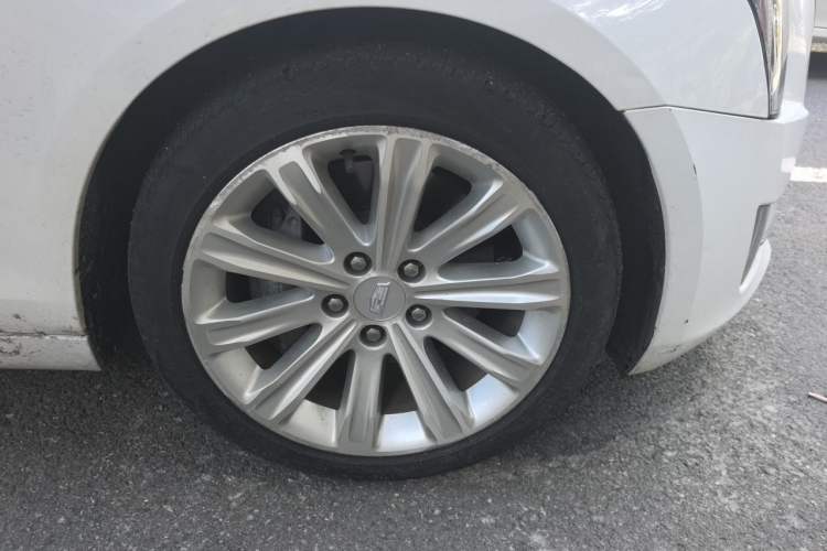 Used Cadillac ATS-L 2016 28T Tech Edition Right Front Wheel Hub