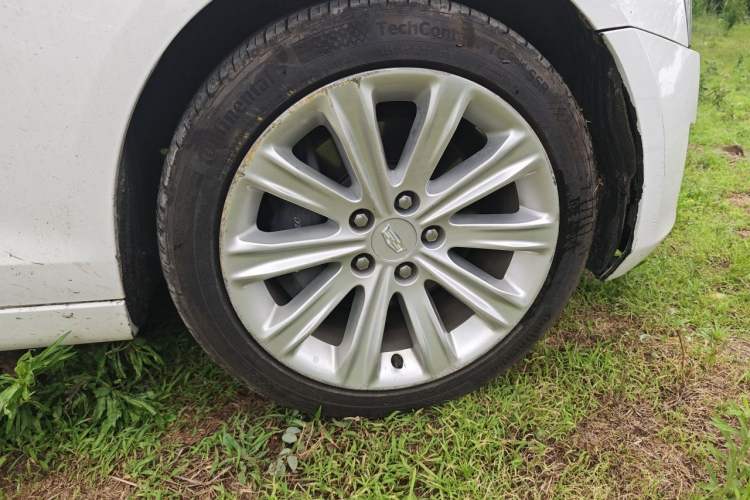 Used Cadillac ATS-L 2016 28T Fashion Edition Right Front Wheel Hub