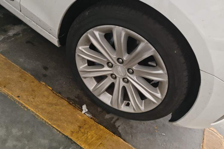 Used Cadillac ATS-L 2016 28T Fashion Edition Right Front Wheel Hub