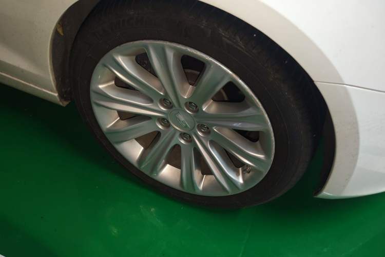 Used Cadillac ATS-L 2016 28T Fashion Edition Right Front Wheel Hub