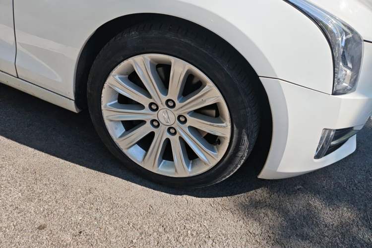 Used Cadillac ATS-L 2016 28T Tech Edition Right Front Wheel Hub