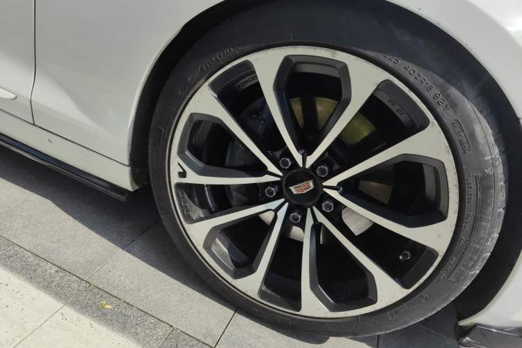 Used Cadillac ATS-L 2016 28T Fashion Edition Right Front Wheel Hub