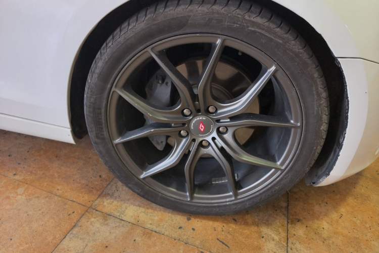Used Cadillac ATS-L 2016 28T Tech Edition Right Front Wheel Hub