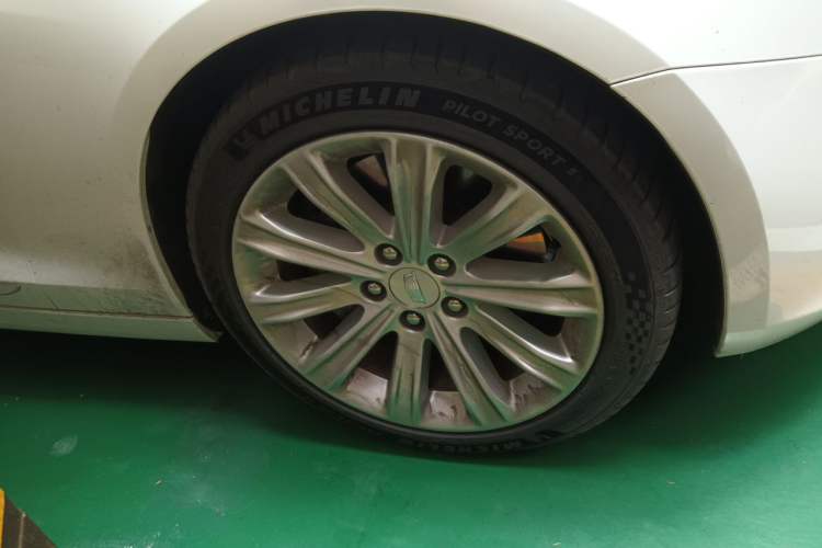 Used Cadillac ATS-L 2016 28T Luxury Version Right Front Wheel Hub