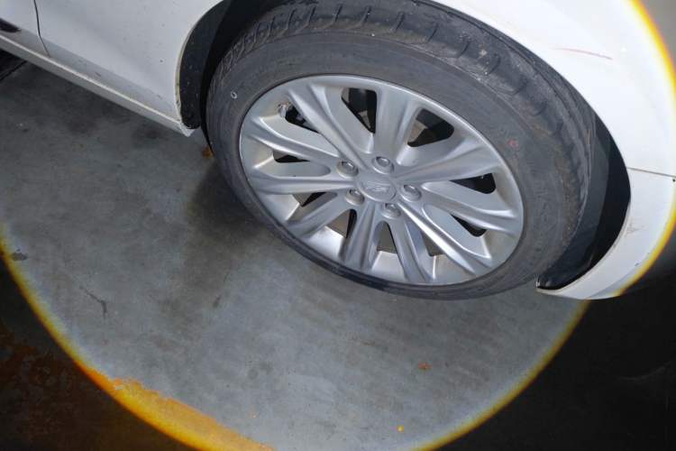 Used Cadillac ATS-L 2016 28T Fashion Edition Right Front Wheel Hub