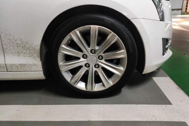 Used Cadillac ATS-L 2016 28T Elite Edition Right Front Wheel Hub