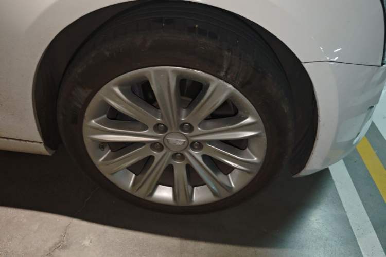 Used Cadillac ATS-L 2016 28T Elite Edition Right Front Wheel Hub