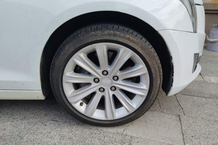 Used Cadillac ATS-L 2016 28T Fashion Edition Right Front Wheel Hub