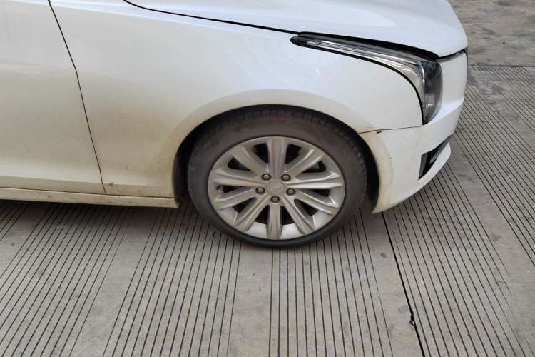 Used Cadillac ATS-L 2016 28T Tech Edition Right Front Wheel Hub