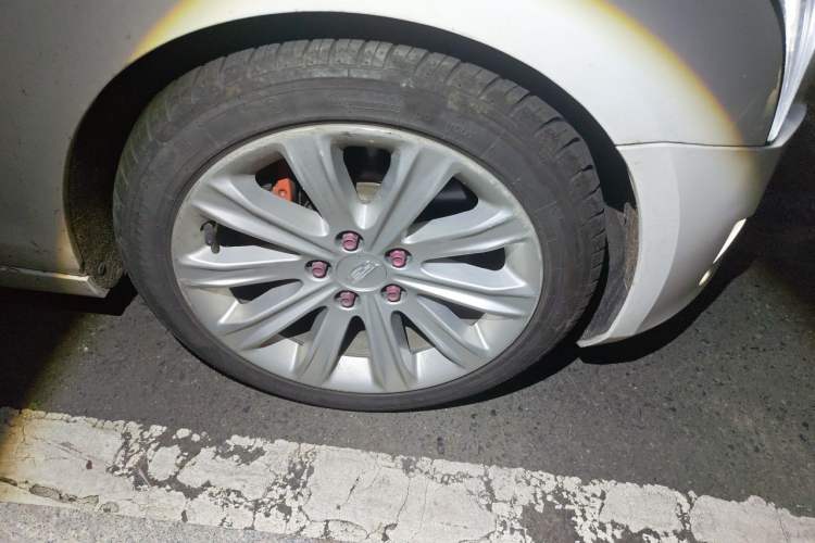 Used Cadillac ATS-L 2016 28T Fashion Edition Right Front Wheel Hub