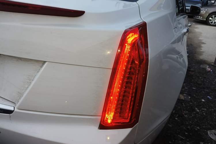 Used Cadillac ATS-L 2016 28T Fashion Edition Right Rear Taillight