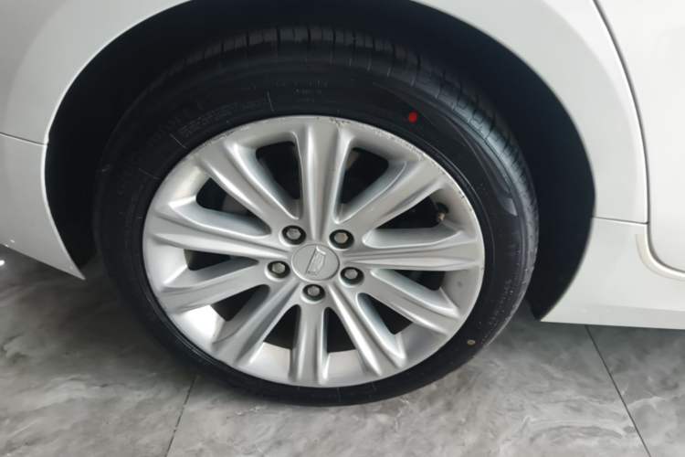 Used Cadillac ATS-L 2016 28T Fashion Edition Right Rear Wheel Hub