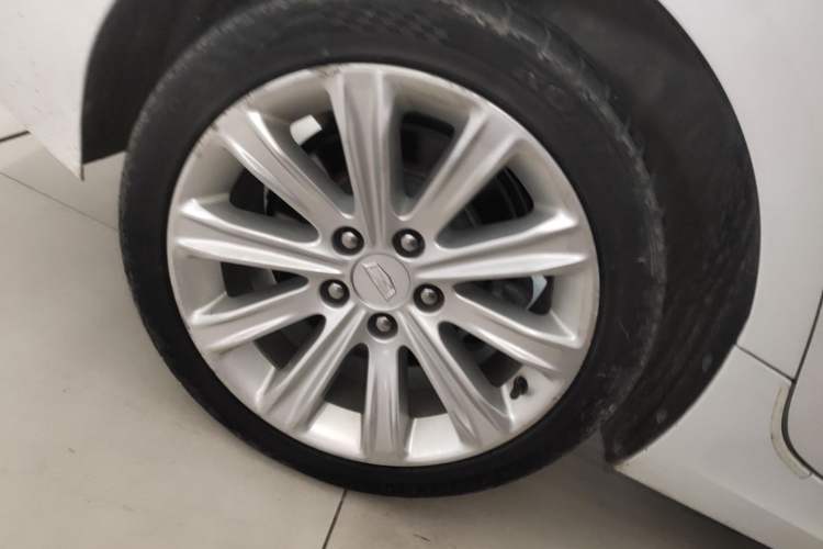 Used Cadillac ATS-L 2016 28T Tech Edition Right Rear Wheel Hub