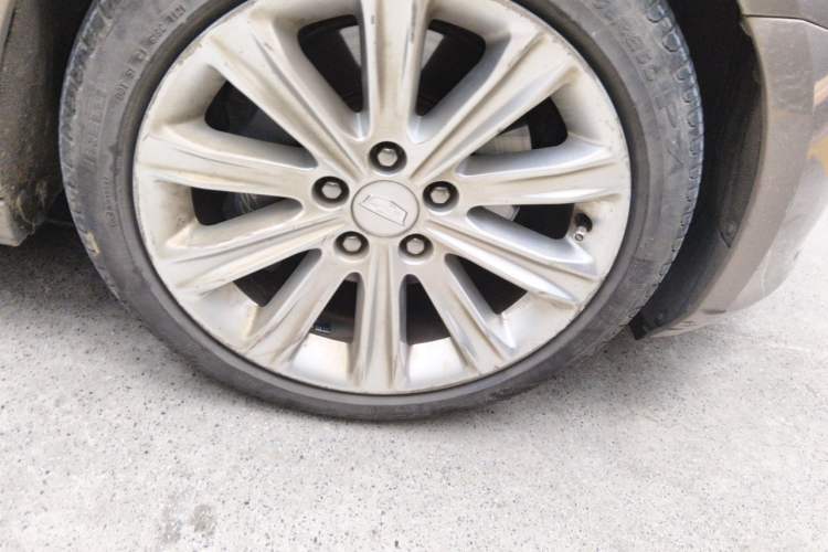 Used Cadillac ATS-L 2016 28T Elite Edition Right Front Wheel Hub