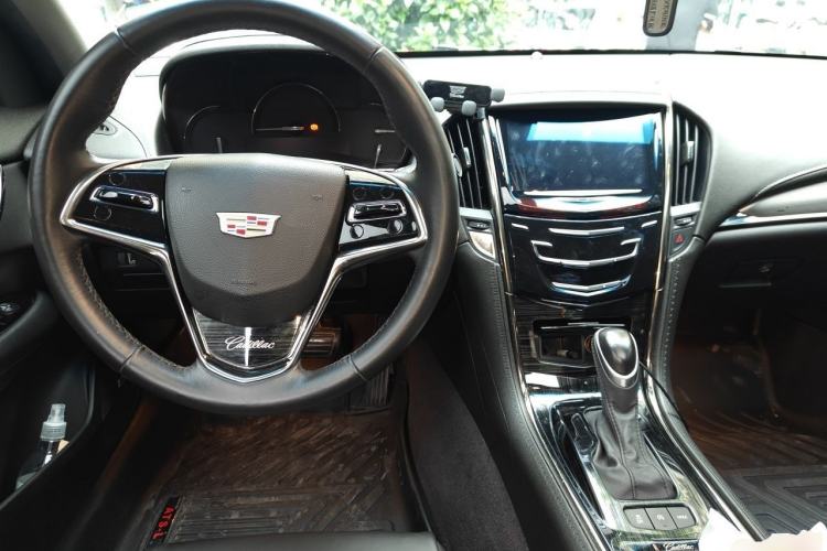 Used Cadillac ATS-L 2017 28T Fashion Edition Center Console