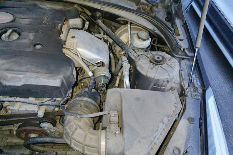 Used Cadillac ATS-L 2017 28T Tech Edition Engine Bay Left