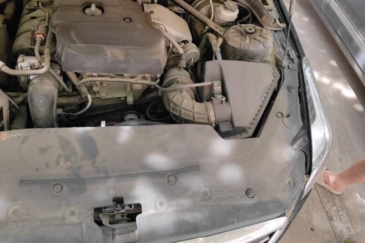 Used Cadillac ATS-L 2017 28T Tech Edition Engine Bay Left