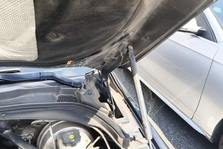 Used Cadillac ATS-L 2017 28T Fashion Edition Engine Bay Left