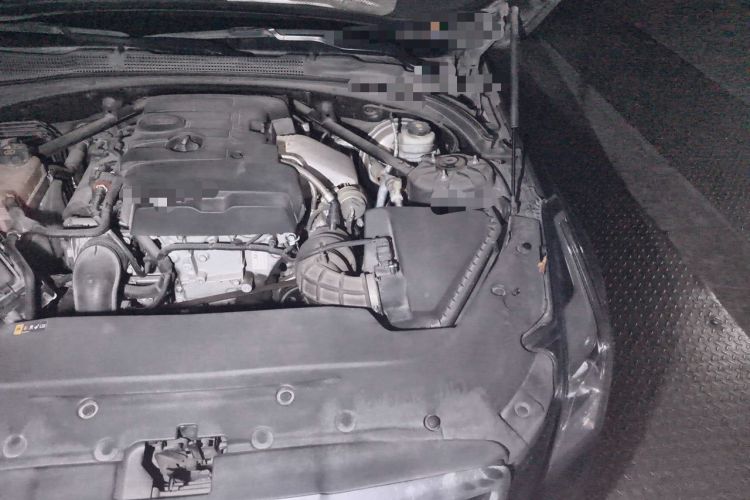 Used Cadillac ATS-L 2017 28T Tech Edition Engine Bay Left