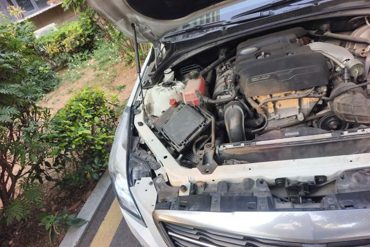 Used Cadillac ATS-L 2017 28T Tech Edition Engine Bay Right