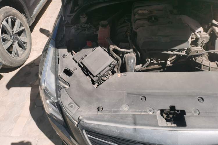 Used Cadillac ATS-L 2017 28T Tech Edition Engine Bay Right