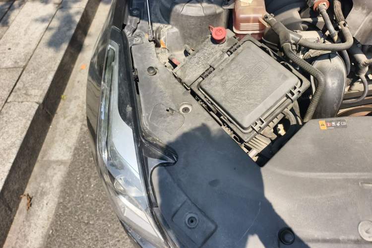 Used Cadillac ATS-L 2017 28T Tech Edition Engine Bay Right
