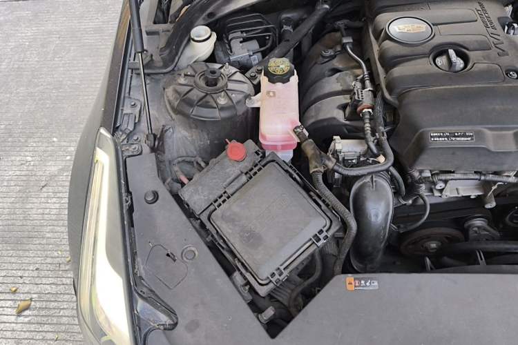 Used Cadillac ATS-L 2017 28T Fashion Edition Engine Bay Right
