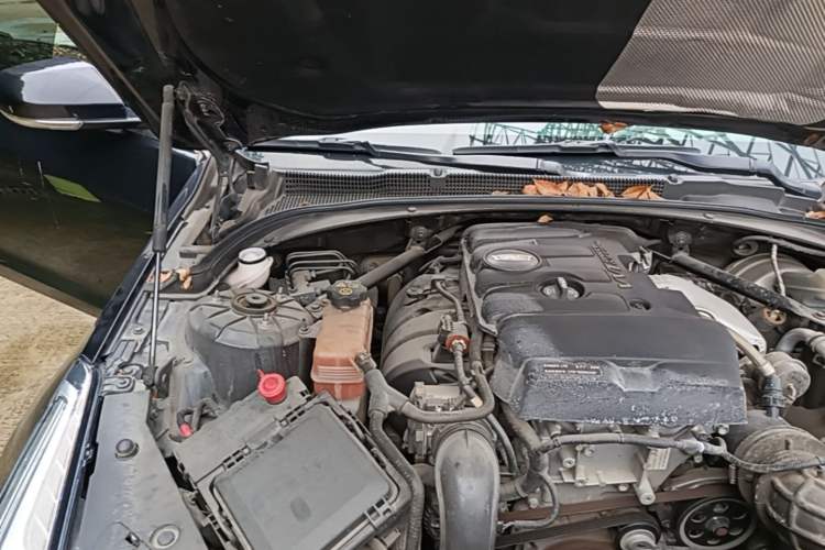 Used Cadillac ATS-L 2017 28T Tech Edition Engine Bay Right