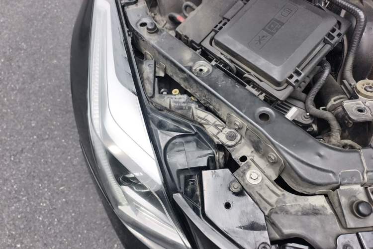 Used Cadillac ATS-L 2017 28T Fashion Edition Engine Bay Right