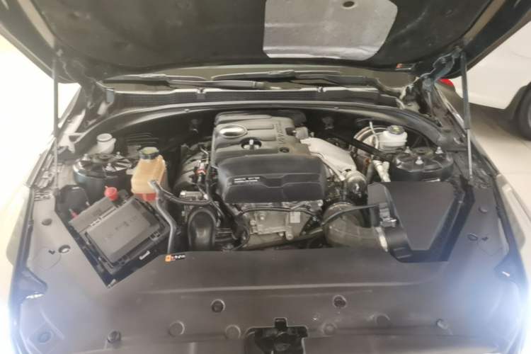 Used Cadillac ATS-L 2017 28T Fashion Edition Engine Bay