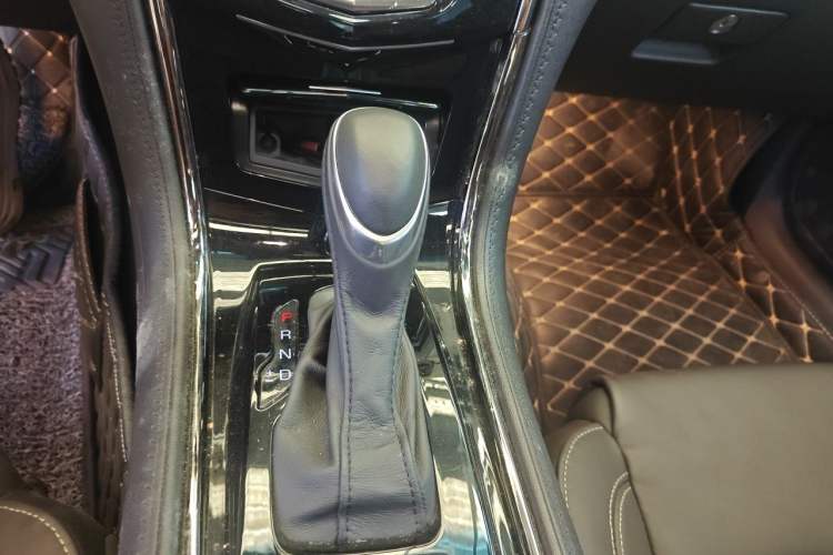 Used Cadillac ATS-L 2017 28T Fashion Edition Gear Lever
