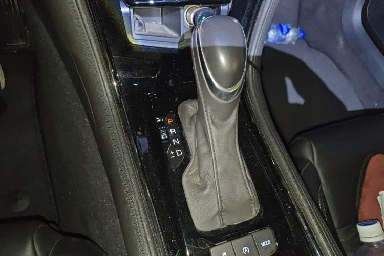 Used Cadillac ATS-L 2017 28T Tech Edition Gear Lever